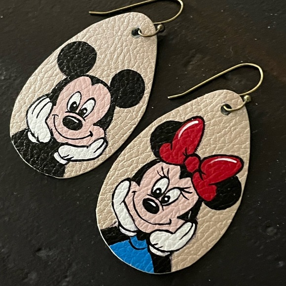 HAND PAINTED Unique Cartoon earrings!! - Picture 4 of 6